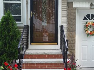 13 Rowley St, Quincy, MA 02169