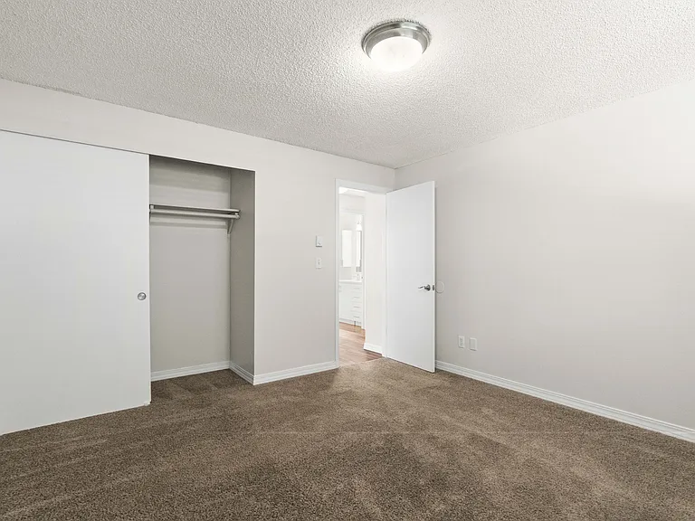 2 Bed 1 Bath Standard - 875 Sq Ft 2 Bed 1 Bath Standard - 875 Sq Ft
