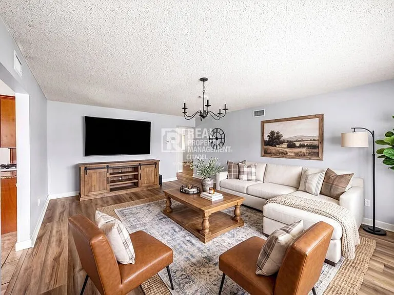 7970 Cambridge Ave — Photo 17