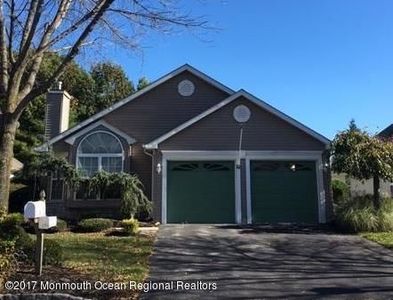 35 Oakmont Rd, Lakewood, NJ, 08701