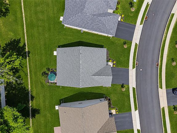 3rd image of 3495 Daylily Dr
