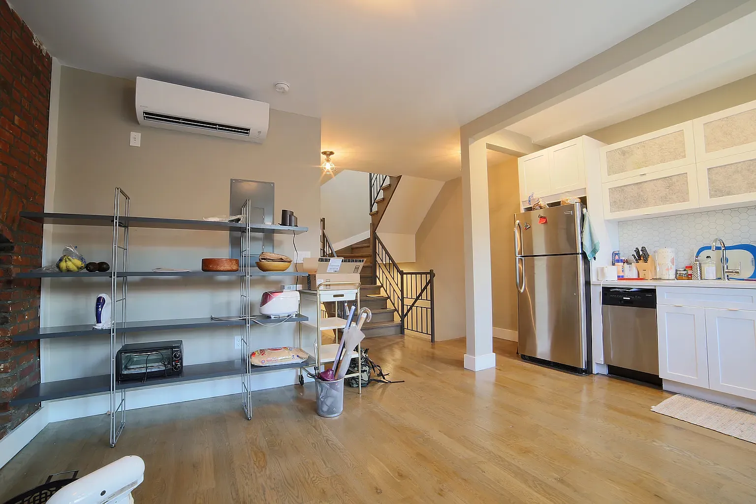 34 Vernon Avenue — Photo 3