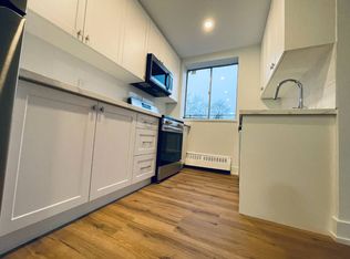 3046 Jaguar Valley Dr, Mississauga, ON L5A2J3