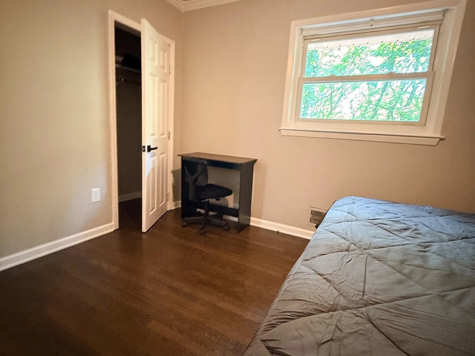 4 bed, 5.0 bath, 1710 sqft, $815 — Photo 3