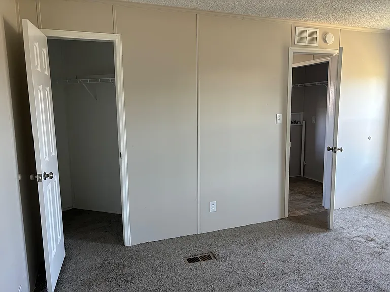 414 FM 969 — Photo 11