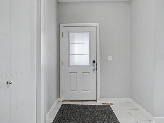 3rd image of 1602 Chapman Way SW