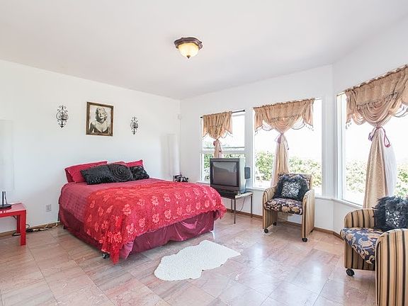 Beautiful bedroom with Views