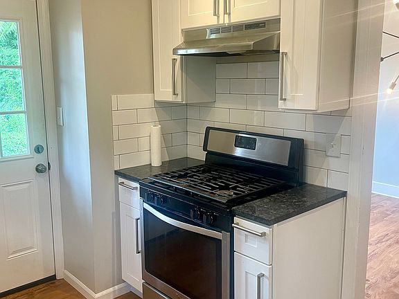 2nd image of 1132 Milan Ave