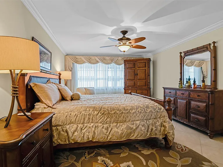 133 N Pompano Beach Blvd #501 — Photo 29