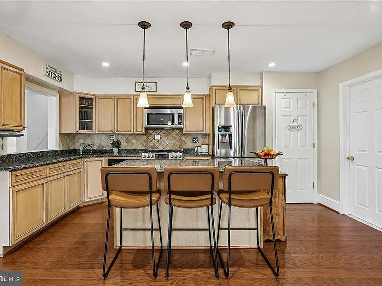3709 Kenway St — Photo 2