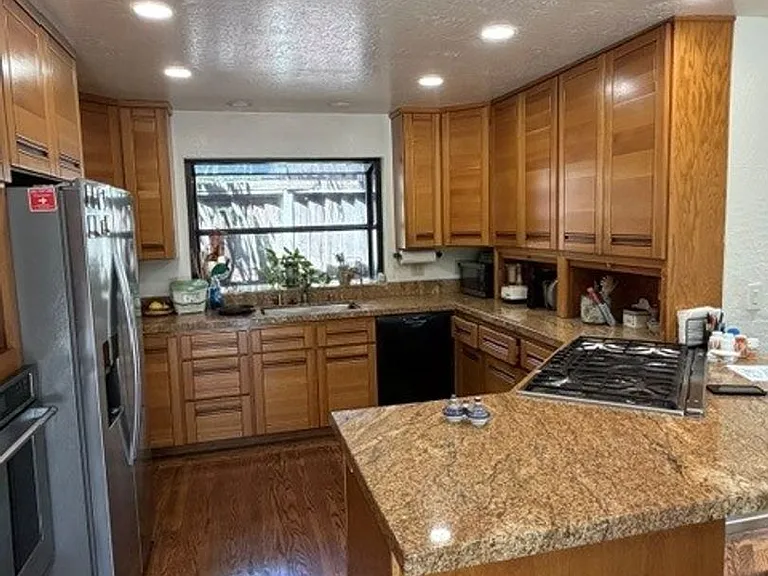 775 Hillcrest Way — Photo 9