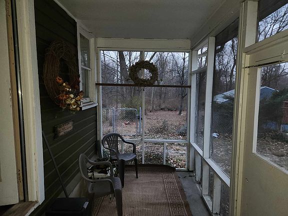 3rd image of 1405 Broadway