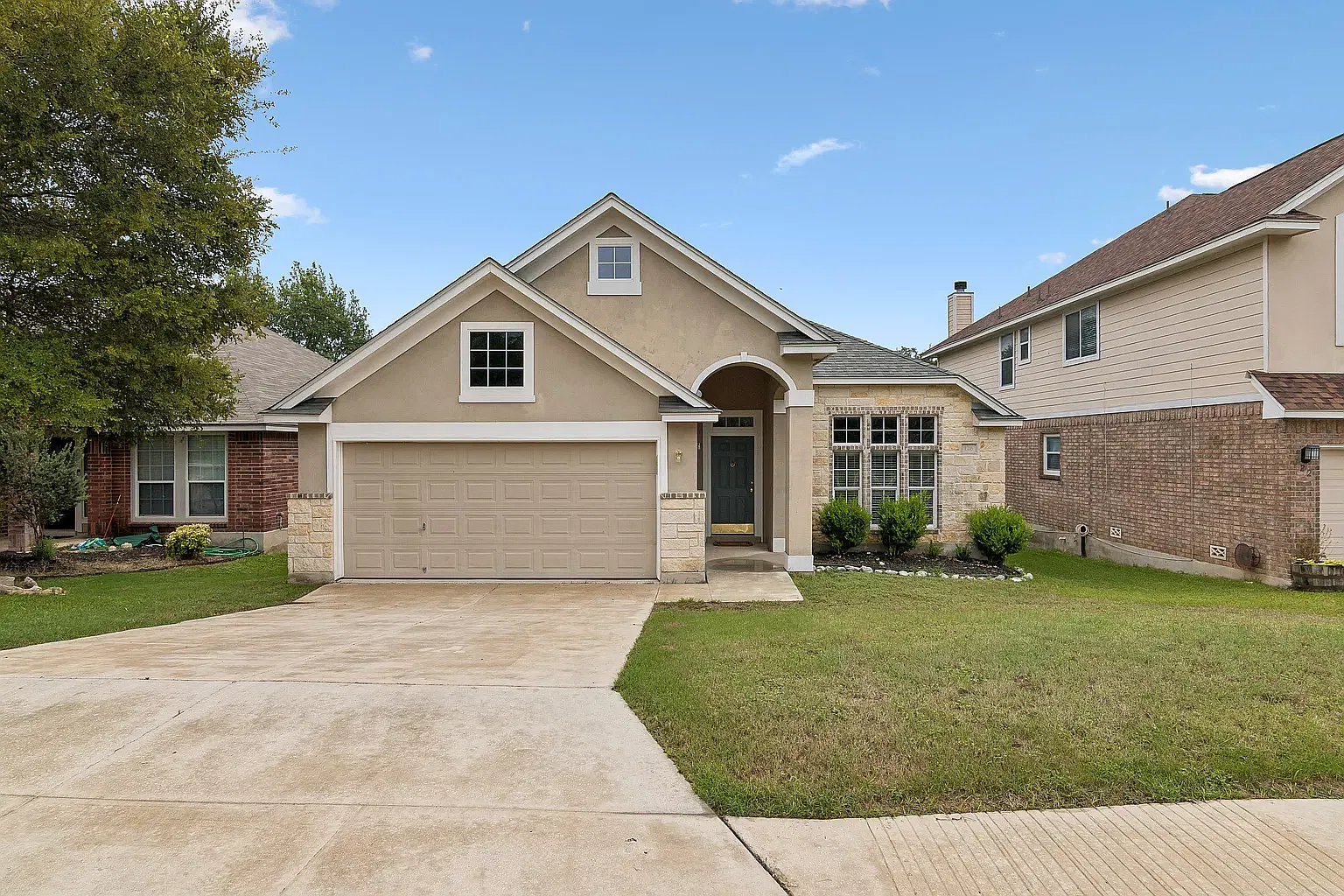 3 bed, 1659 sqft, $2,345 — Photo 1
