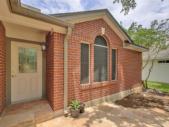 4th image of 2502 Armstrong Dr