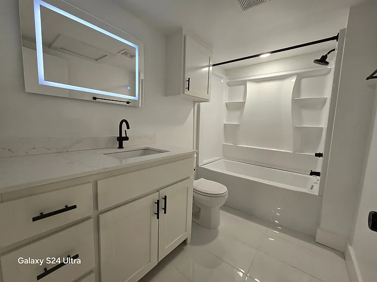 1 bed, 1.0 bath, $1,100 — Photo 14