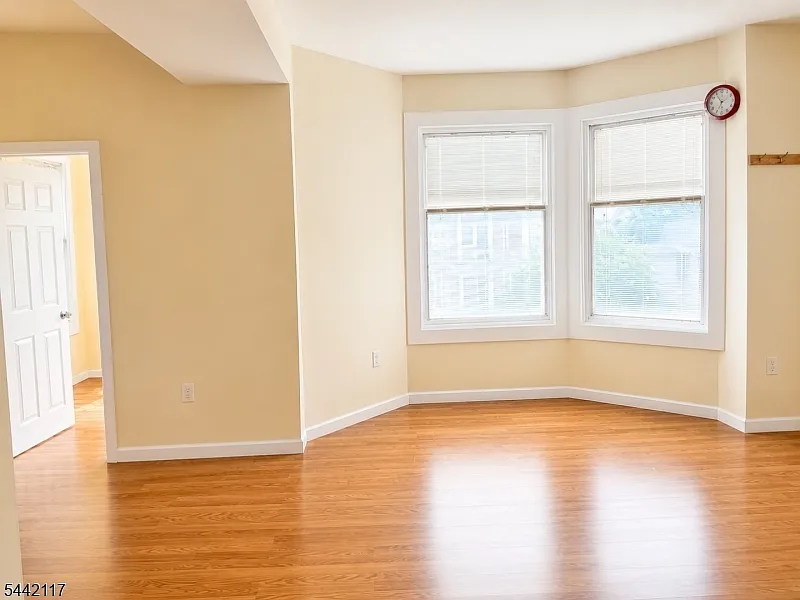 3 bed, 1.0 bath, $2,000 — Photo 3