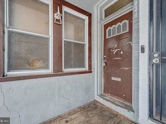 3rd image of 2218 38th St