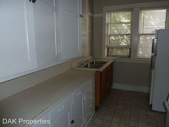 3rd image of 2937 N Bartlett Ave APT 4