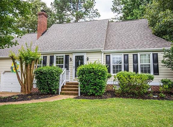 2nd image of 5901 Park Forest Ln