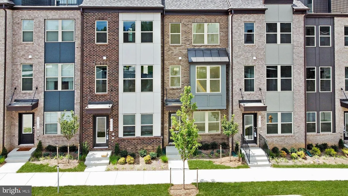 3 bed, 3.5 bath, 2086 sqft, $2,975 — Photo 1