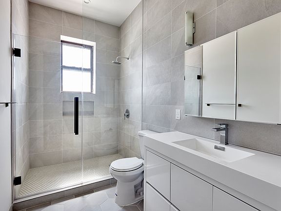 3rd image of 166 W 121st St #2F