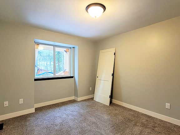 5th image of 47521 SE 160th St