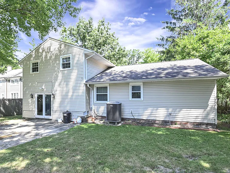 1722 Sheridan Rd — Photo 30