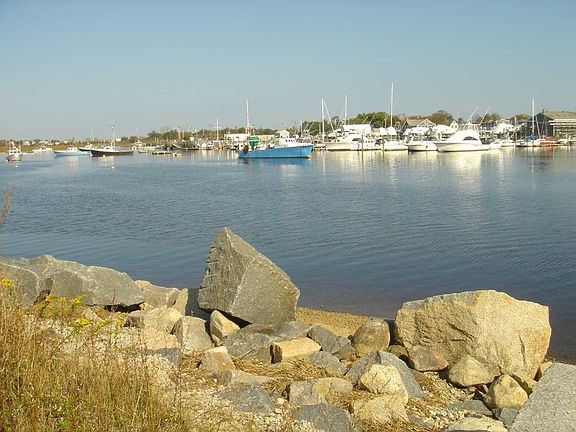 Steps away from Green Harbor