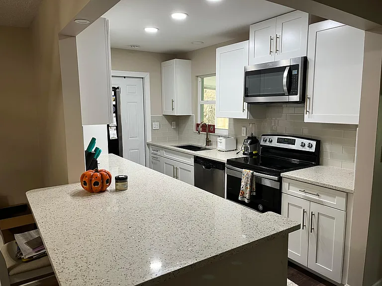 310 Dorchester Dr — Photo 20