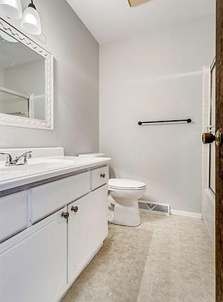 4th image of 1448 Devonshire Ln #3440A