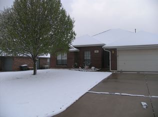 915 Ruby Ln, Midwest City, OK 73130