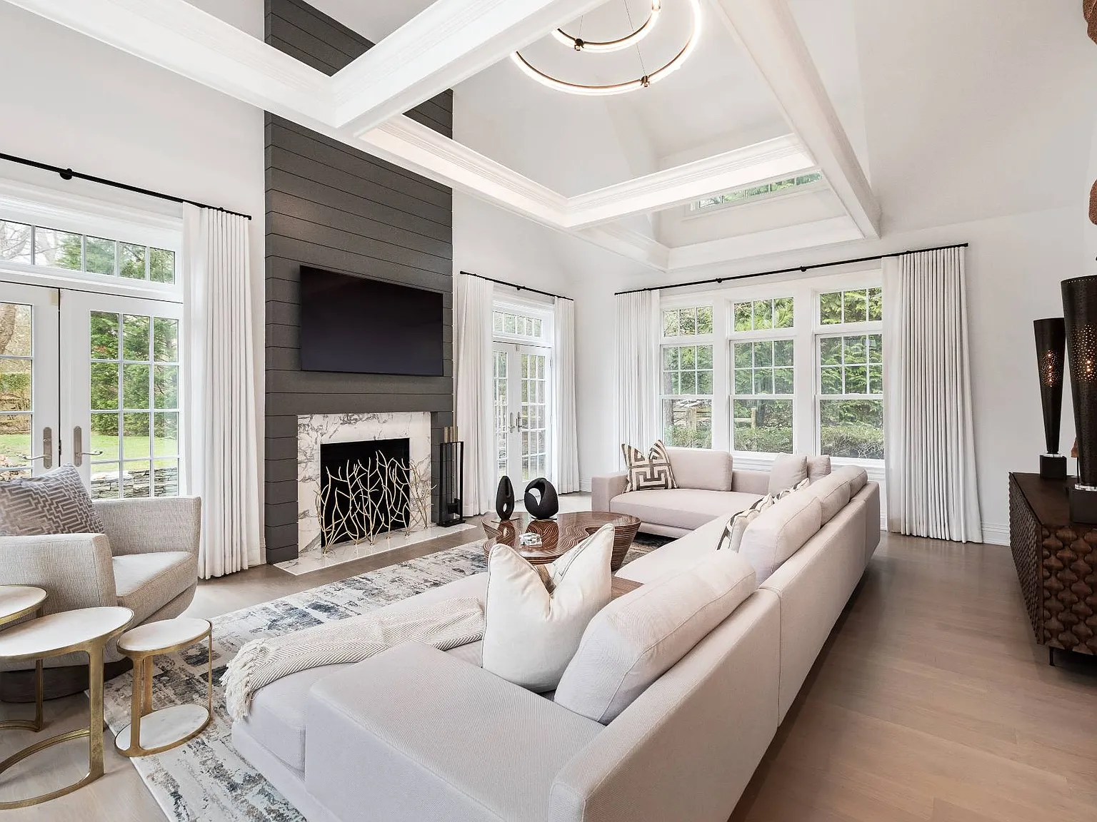 Elegant Designer Home in Sag Harbor — Photo 4