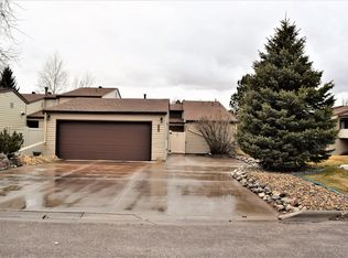 908 Woodland Ave, Gillette, WY 82716