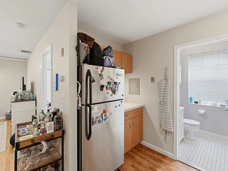 409 Adams St #6 — Photo 9