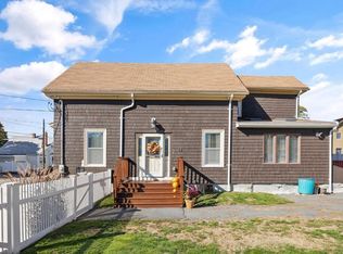 12 Maple St, Saugus, MA 01906