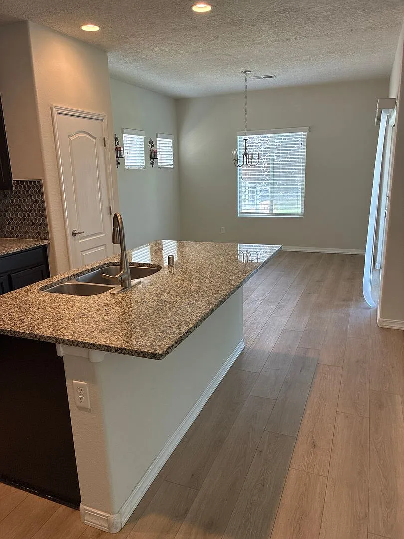 Cabezon home for Rent — Photo 2