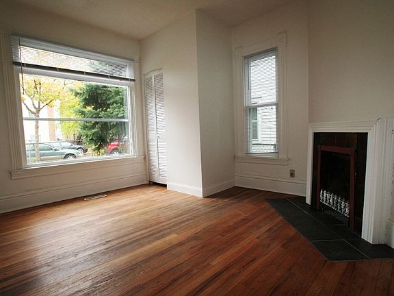 2nd image of 2925 Harriet Ave #1