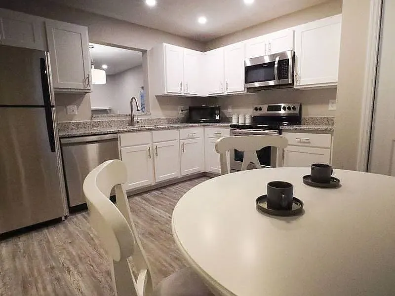 Fairfield Lakes Townhomes — Photo 2