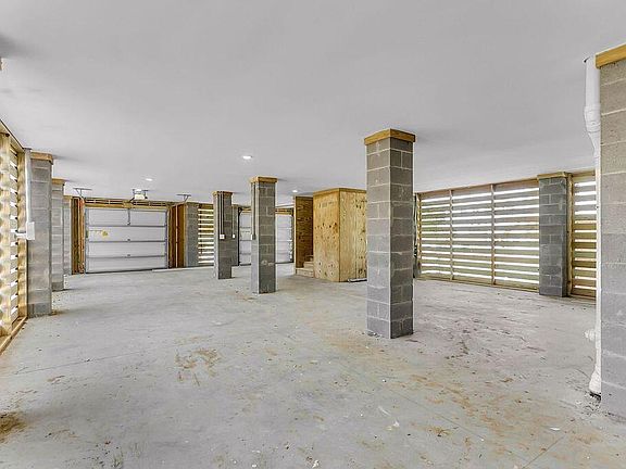 3rd image of 7367 Longtown Dr