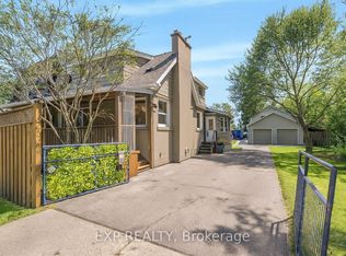 1331 Saint James Ave, Mississauga, ON L5E 1J3