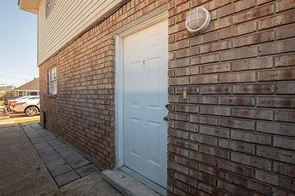 3 bed, 1.5 bath, 1200 sqft, $1,250 — Photo 1