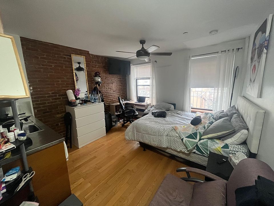 1st image of 140 E 31st St #51