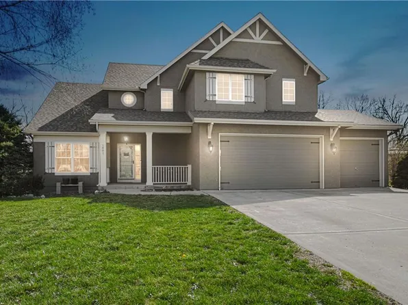 1801 Bur Oak Dr, Liberty, MO 64068