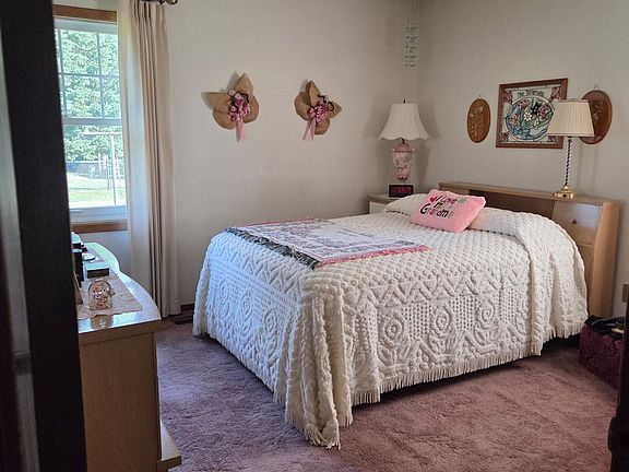 4th image of 207 Campbell Rd