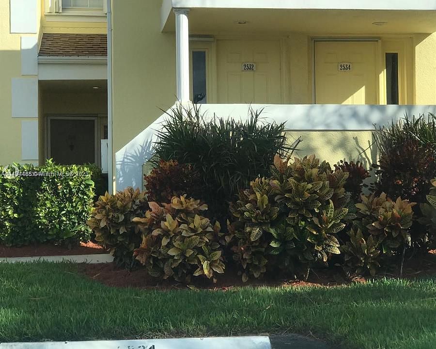 1st image of 2534 SE 19th Pl #204-C