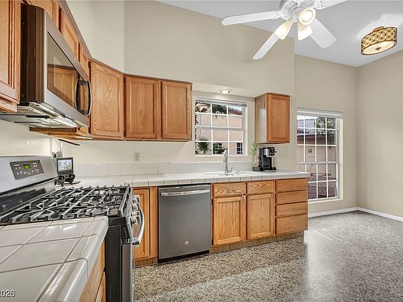 4th image of 5133 Kingsbridge Dr