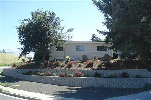 1315 NE Orchard Dr — Photo 6