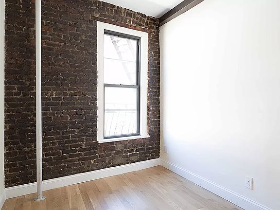 4th image of 2 Bank St APT 7