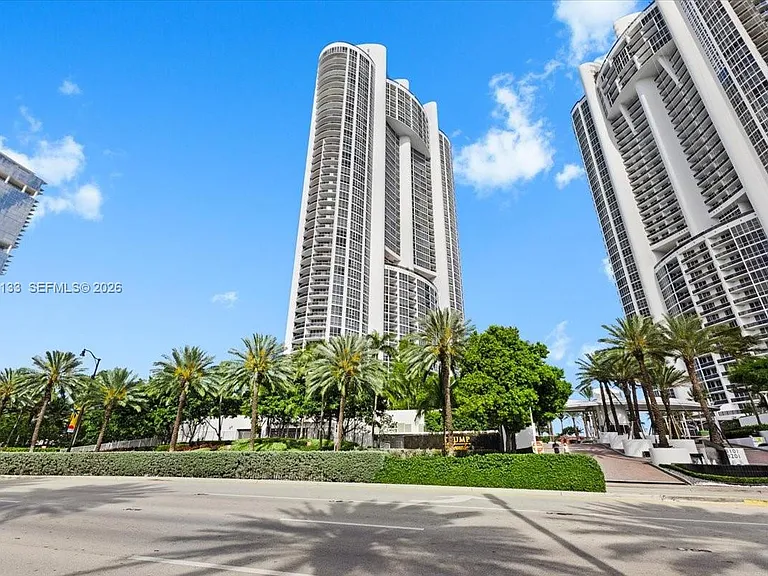 18201 Collins Ave #601A — Photo 32