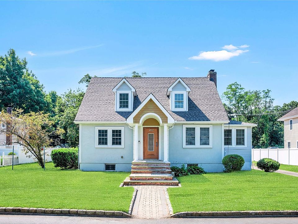 126 Gordon Avenue, West Babylon, NY 11704 Zillow